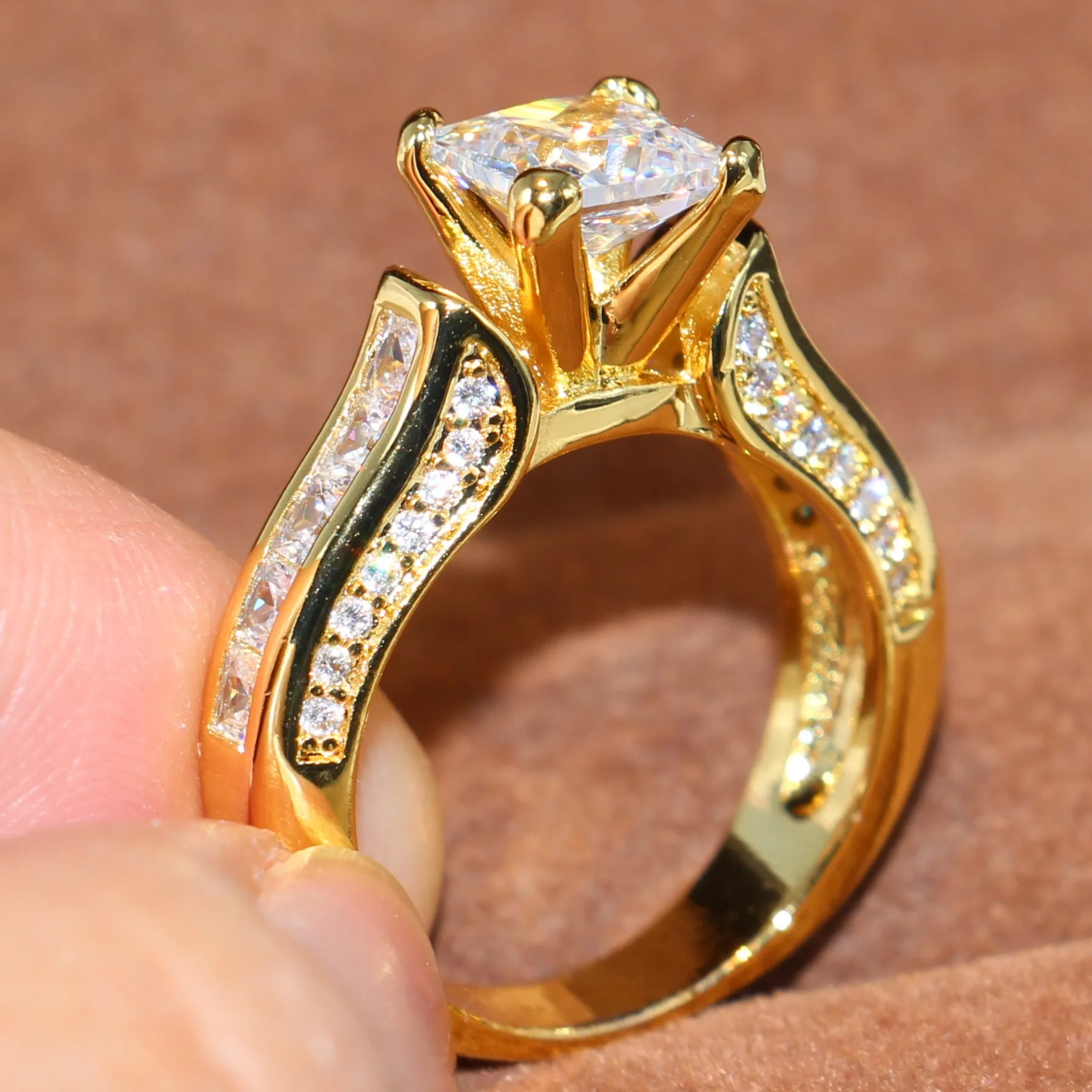 Taglia 5-11 Scintillanti gioielli di moda quadrati in oro giallo 14KT con taglio principessa, topazio bianco, pietre preziose, diamanti CZ, donne, Weddi330I