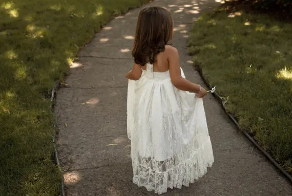 Vestidos de niña de flores con cuello halter de encaje blanco para el banquete de boda en la playa 2016 Vestidos sin espalda hasta el suelo para niñas Vestidos para niños Ropa formal Chea298x