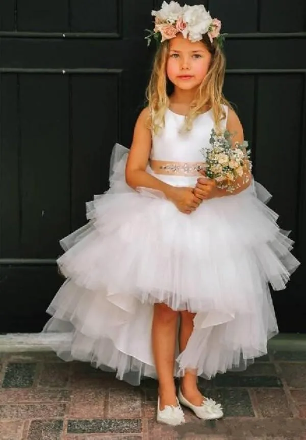 2020 Tiered Skirts Girls Dress Wedding Wear Formal Dress Cheap White Tulle Jewel Neck Sleeveless Sashed High Low Flower Girls' Dresses