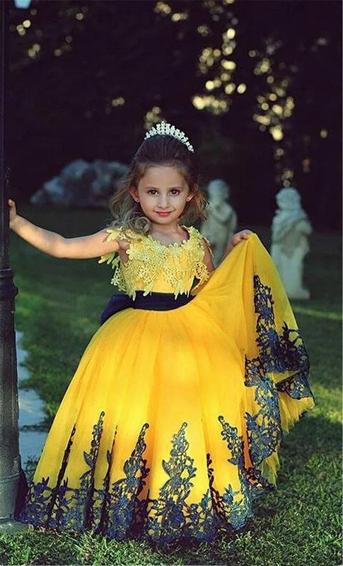 Vintage Amarelo Princesa Piso Comprimento Bola Vestidos Meninas Pageant Vestidos Flor Menina Vestido Para Casamentos Lace Appliques Vestido De Festa de Aniversário