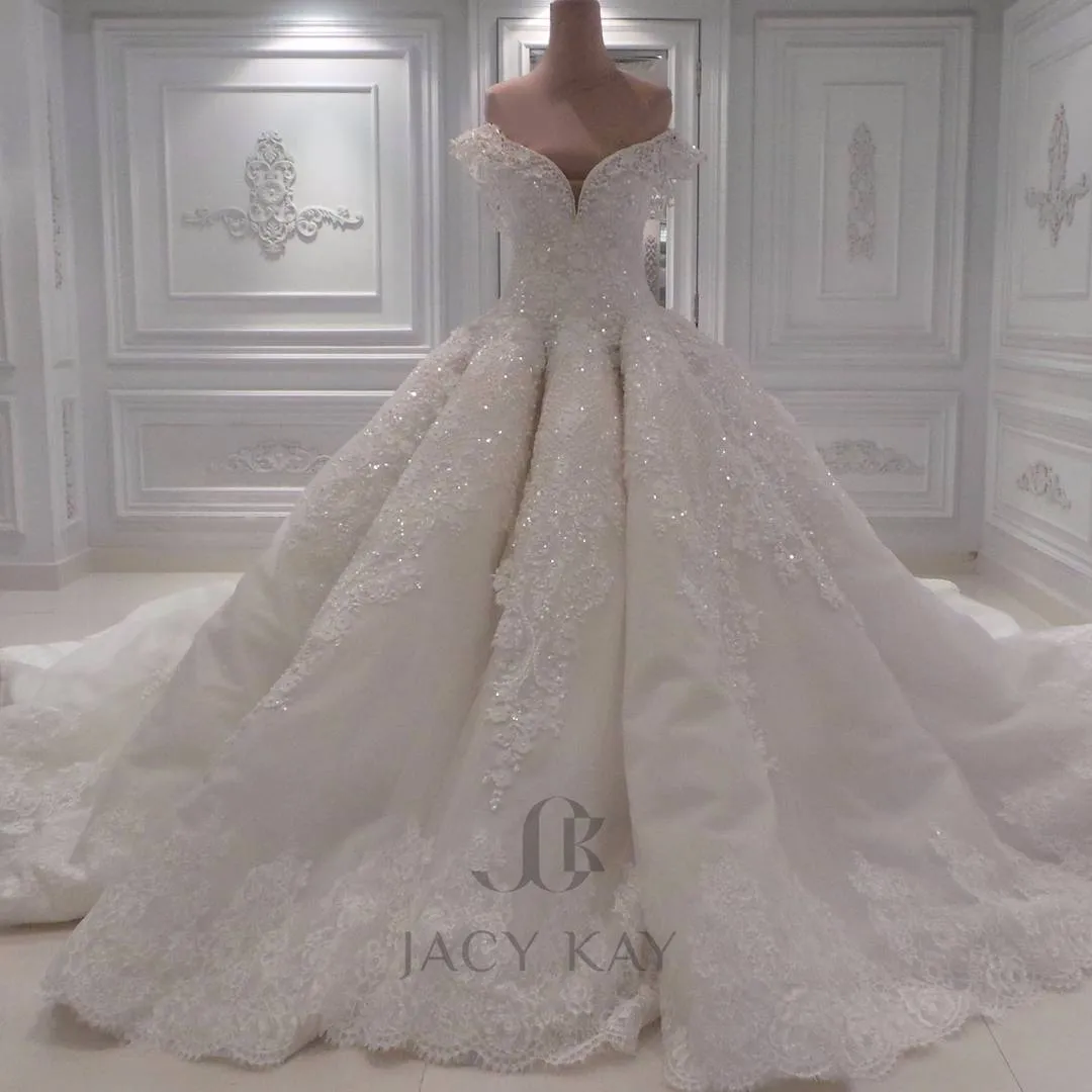 Luxury Ball Gown Arabic Wedding Dresses Off Shoulder 3D-Floral Appliques Lace Bridal Gowns Cathedral Train Plus Size Lace Wedding Dress