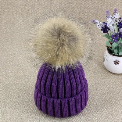Futro pełnoziarniste Fox Pom Pom Women Beanie Hat Hat With Pompom Ball Real Raccoon Fur Pompon Knit Bobble Hat Para Ski Cap320t