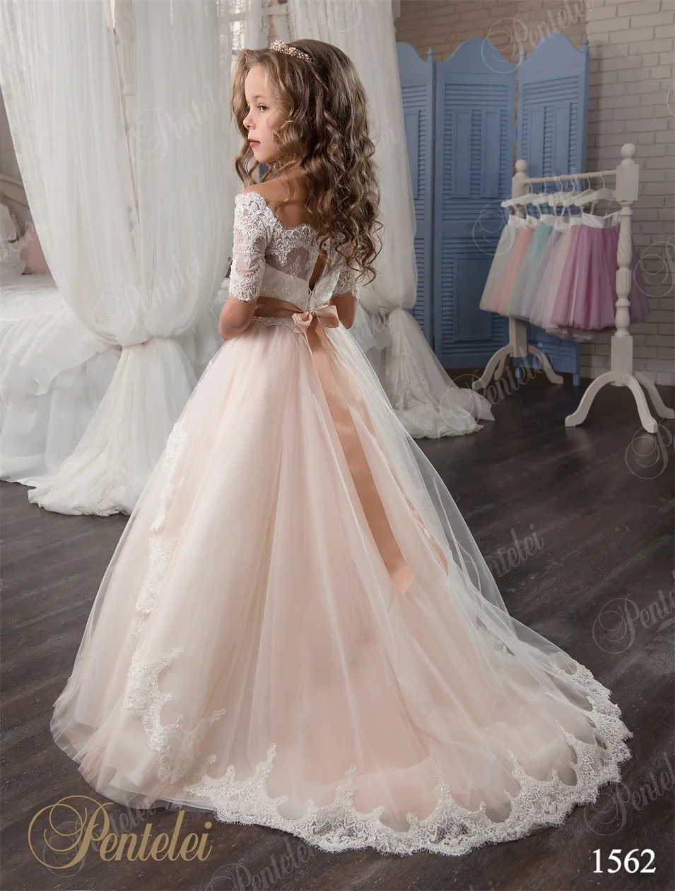 Vintage Flower Girls Dresses Pentelei with Bow and 2/1 Sleeves Ball Gown Champagne Tulle Little Girls Gowns for Party and Prom