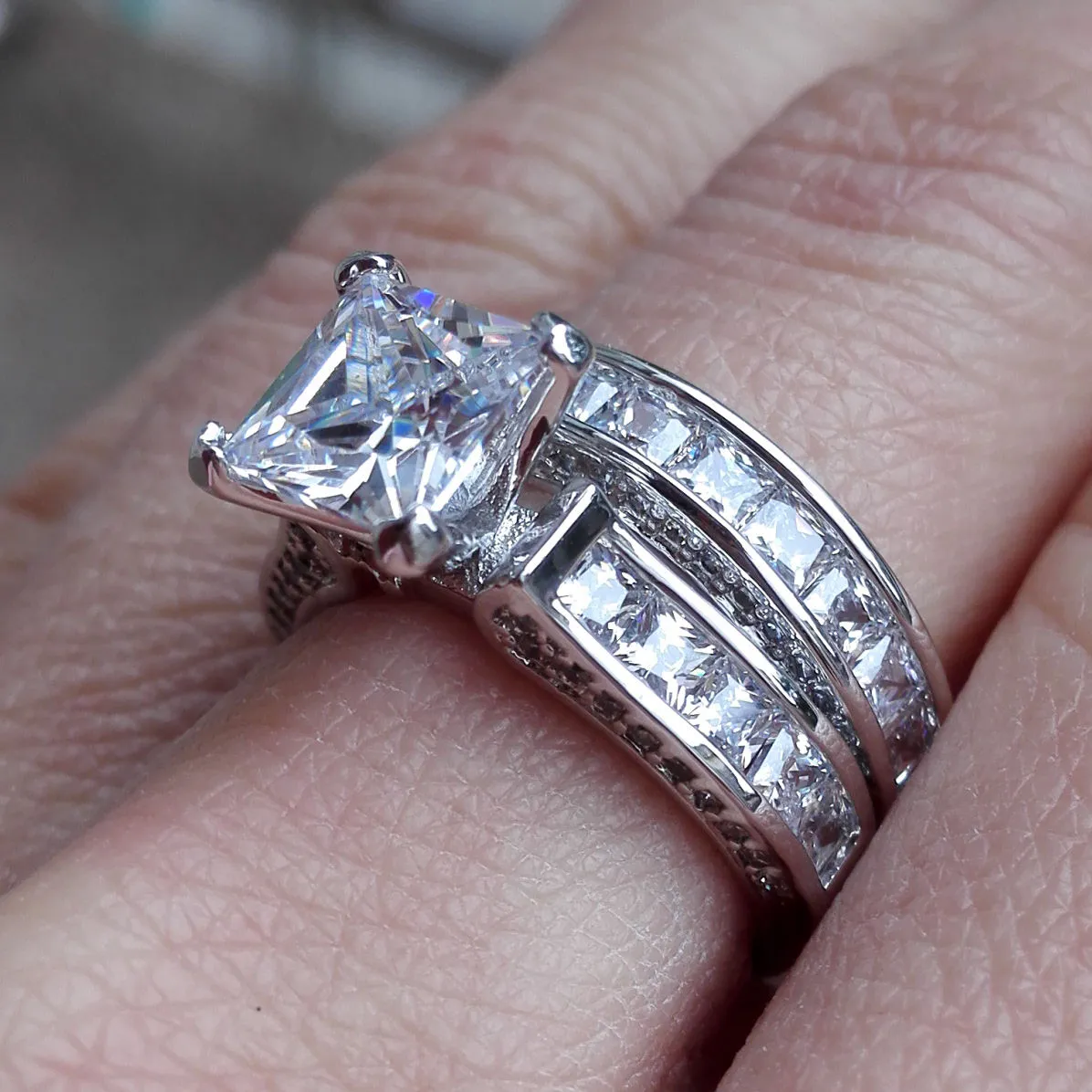 Victoria Wieck Gioielli di lusso Taglio principessa 7 5mm Zaffiro bianco Argento 925 Diamante simulato Matrimonio Festa di fidanzamento Anelli da donna 2594