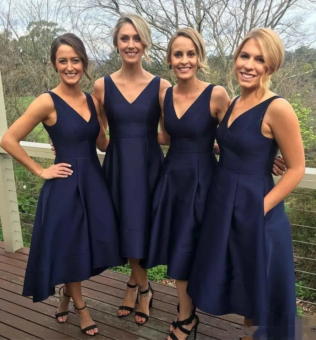 Cheap Bridesmaid Dresses V Neck Sleeveless Navy Blue Hi Lo Length Wedding Guest Wear Party Plus Size Maid of Honor Gowns With Pocket