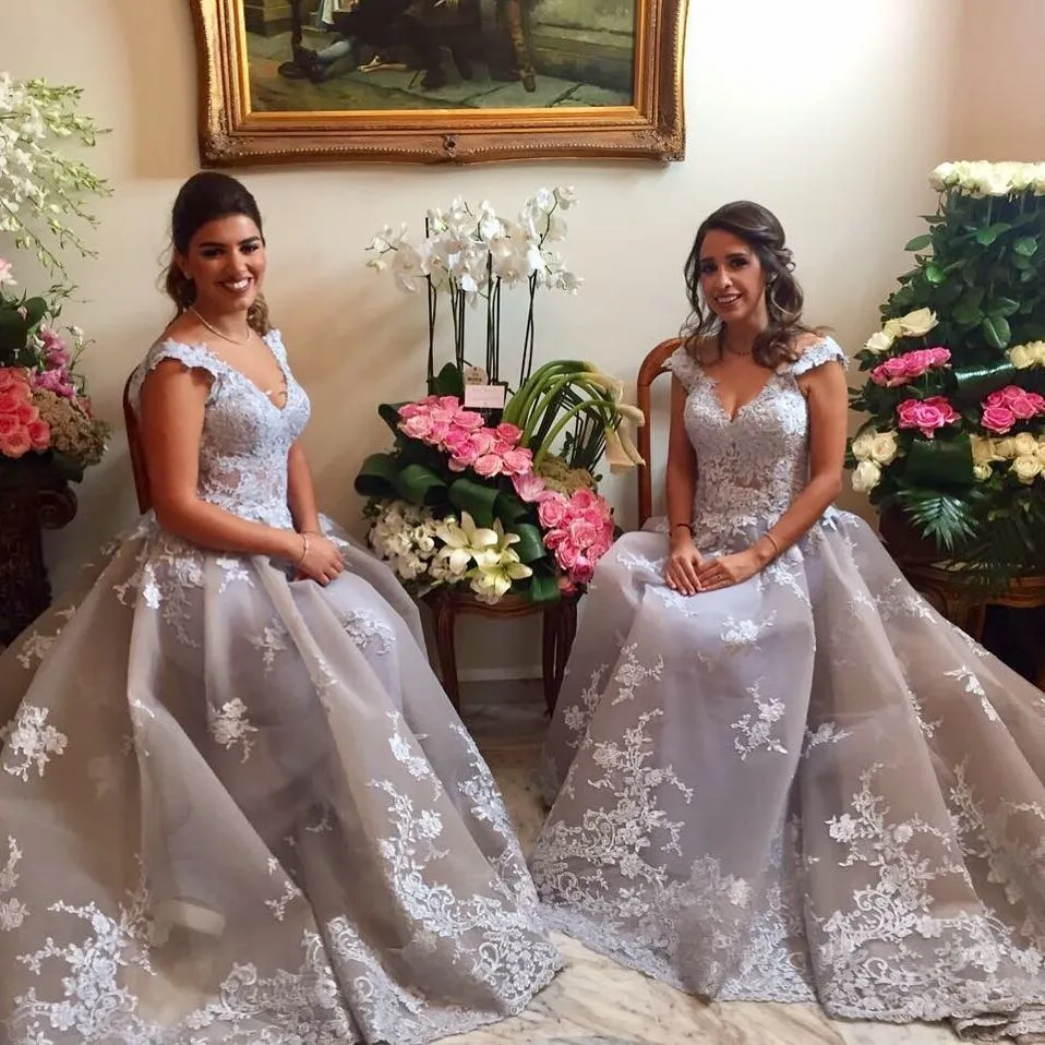 Stunning Bridesmaids Dresses Lace Appliqued A Line Wedding Guest Dress V Neck Sweep Train Organza Maid Of Honor Gowns