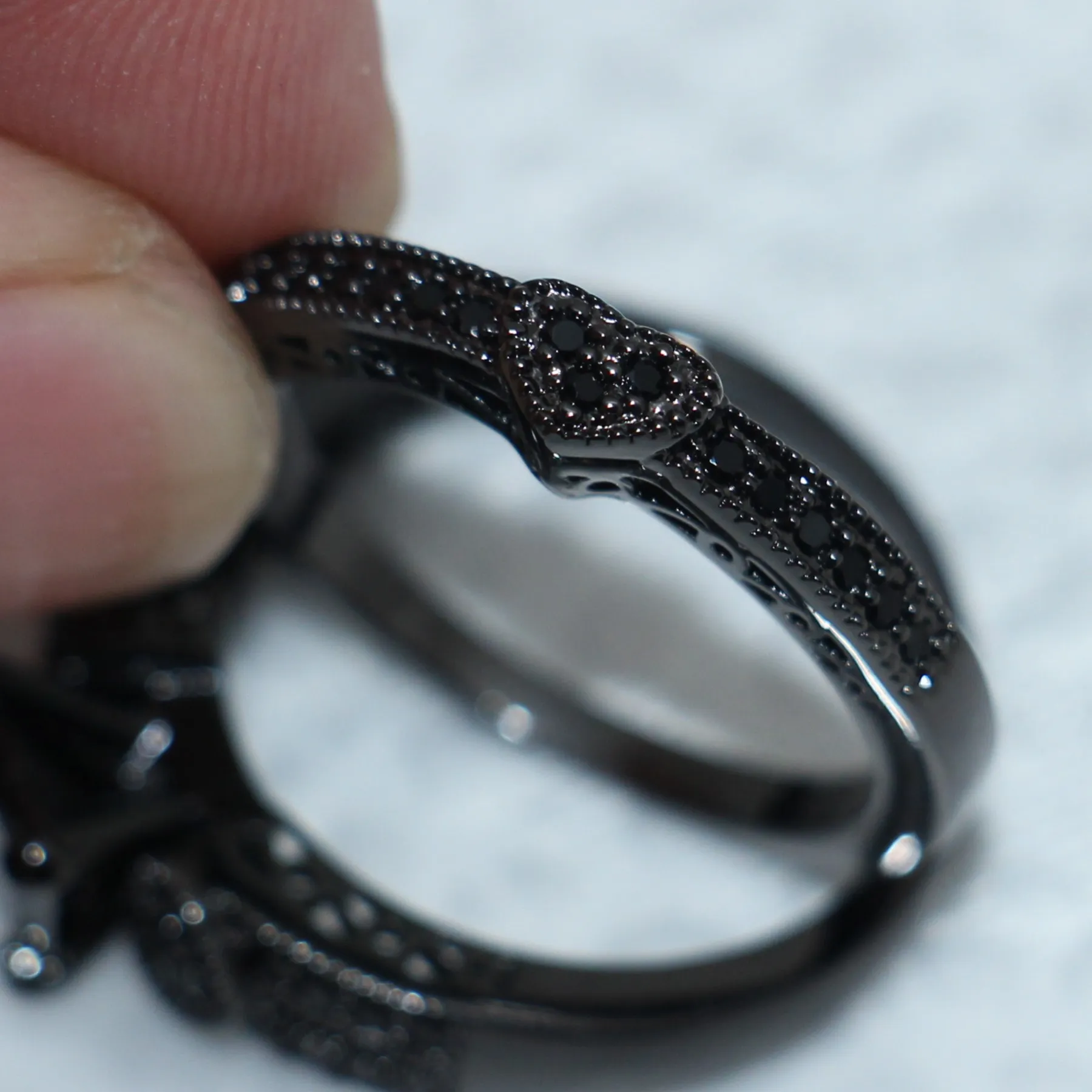 hion tre-hjärtat svart simulerad diamant cz smycken ring 10kt svart guldfylld bröllop band ring för kvinnor storlek 283r