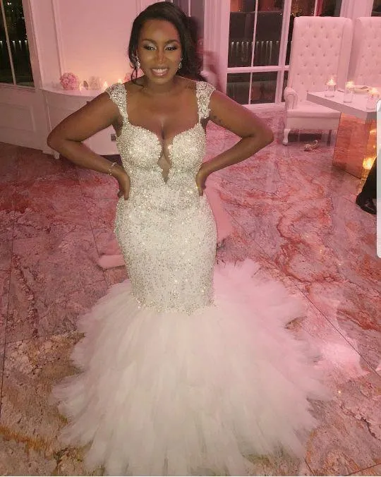 Estilo africano Talla grande Sirena Vestidos de novia 2018 Mangas de casquillo con cuentas Crystal Ruffled Tulled Boda Puffy Bodas Vestidos de Noiva