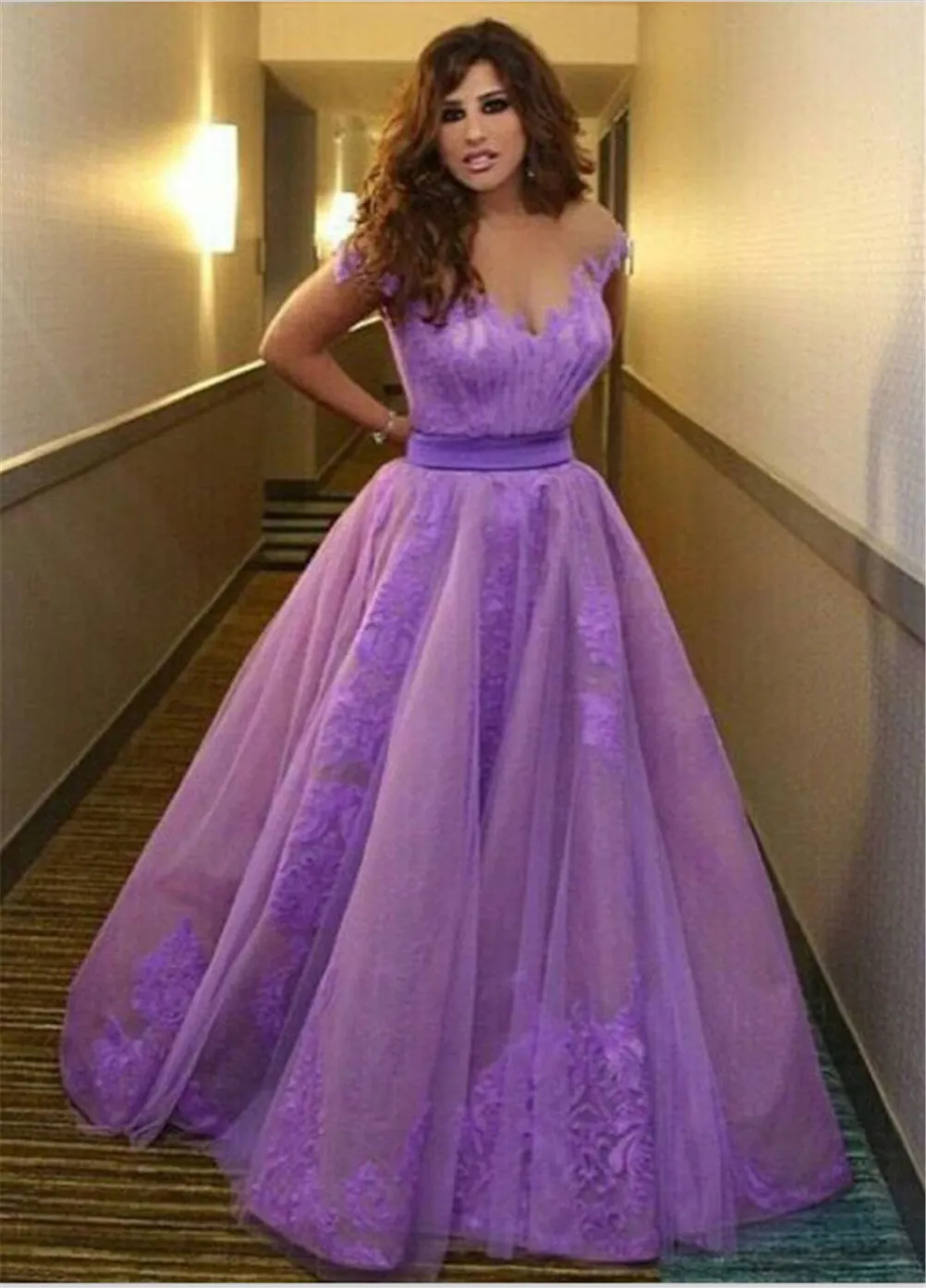 Delicate Off-the-shoulder Tulle Princess Prom Dress With Appliques Lilac Evening Gowns vestido longo azul New Fashion