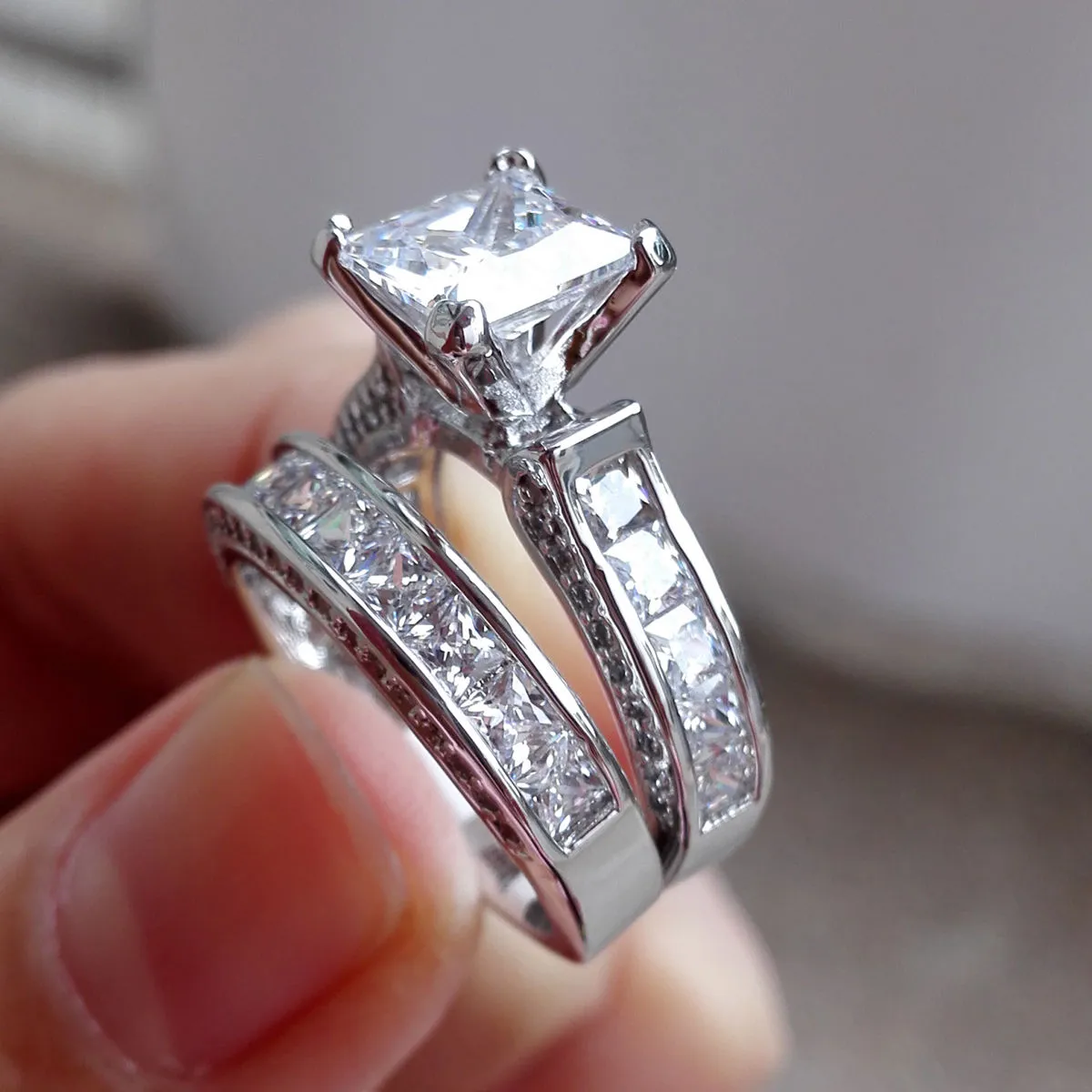 Victoria Wieck Gioielli di lusso Taglio principessa 7 5mm Zaffiro bianco Argento 925 Diamante simulato Matrimonio Festa di fidanzamento Anelli da donna 2594