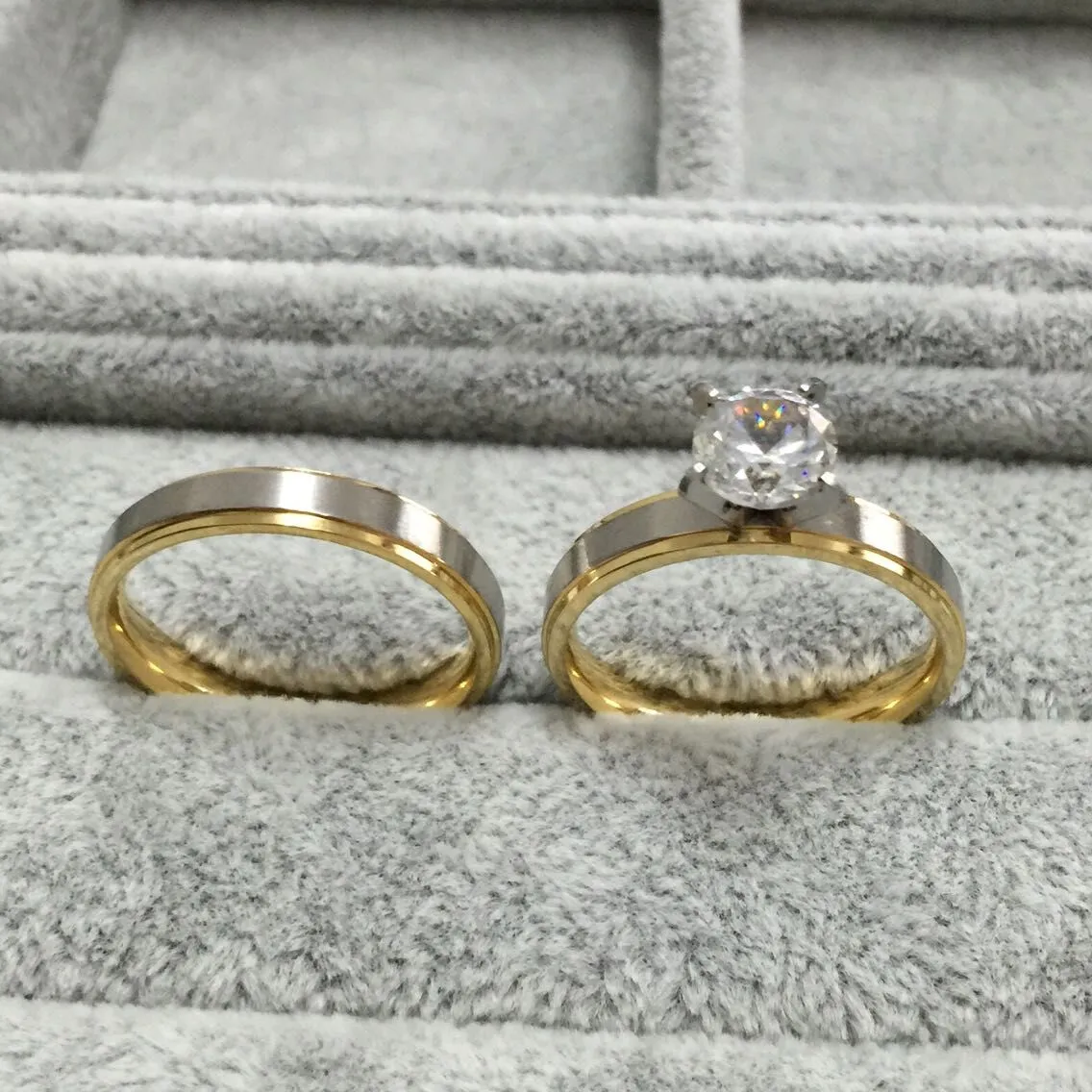 4mm Titanium Steel CZ Diamond Korean Parringar Set för män Kvinnliga engagemangsälskare hans och hennes lovar 2 ton guld silver314t