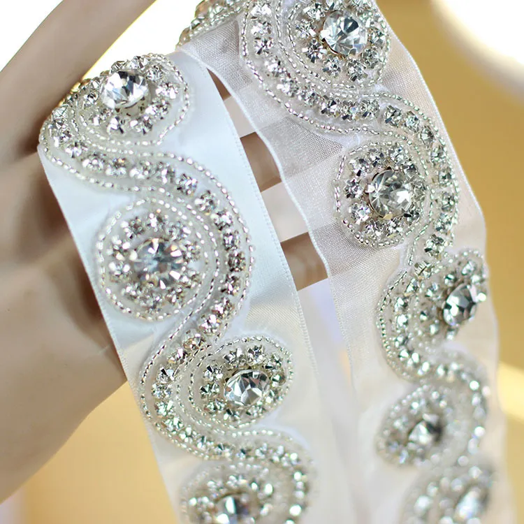 Bling Bling Crystals Bridal Belts 2017 Luxury Rhinestones Wedding Sashes Satin Ribbon Organza Beautiful Bridal Headpieces Handband