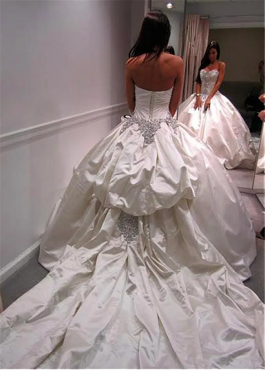 Amazing Satin Sweetheart Neckline Ball Gown Wedding Dresses With Beaded Rhinestones Top Bridal Gowns vestidos de noivas