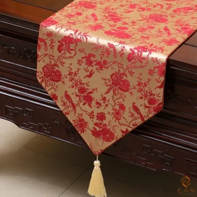 Jolie Chrysanthème Table Runner Mode Luxe Rectangle Table à manger Tissu portection Tapis haut de gamme 200 x Nappes café 33cm