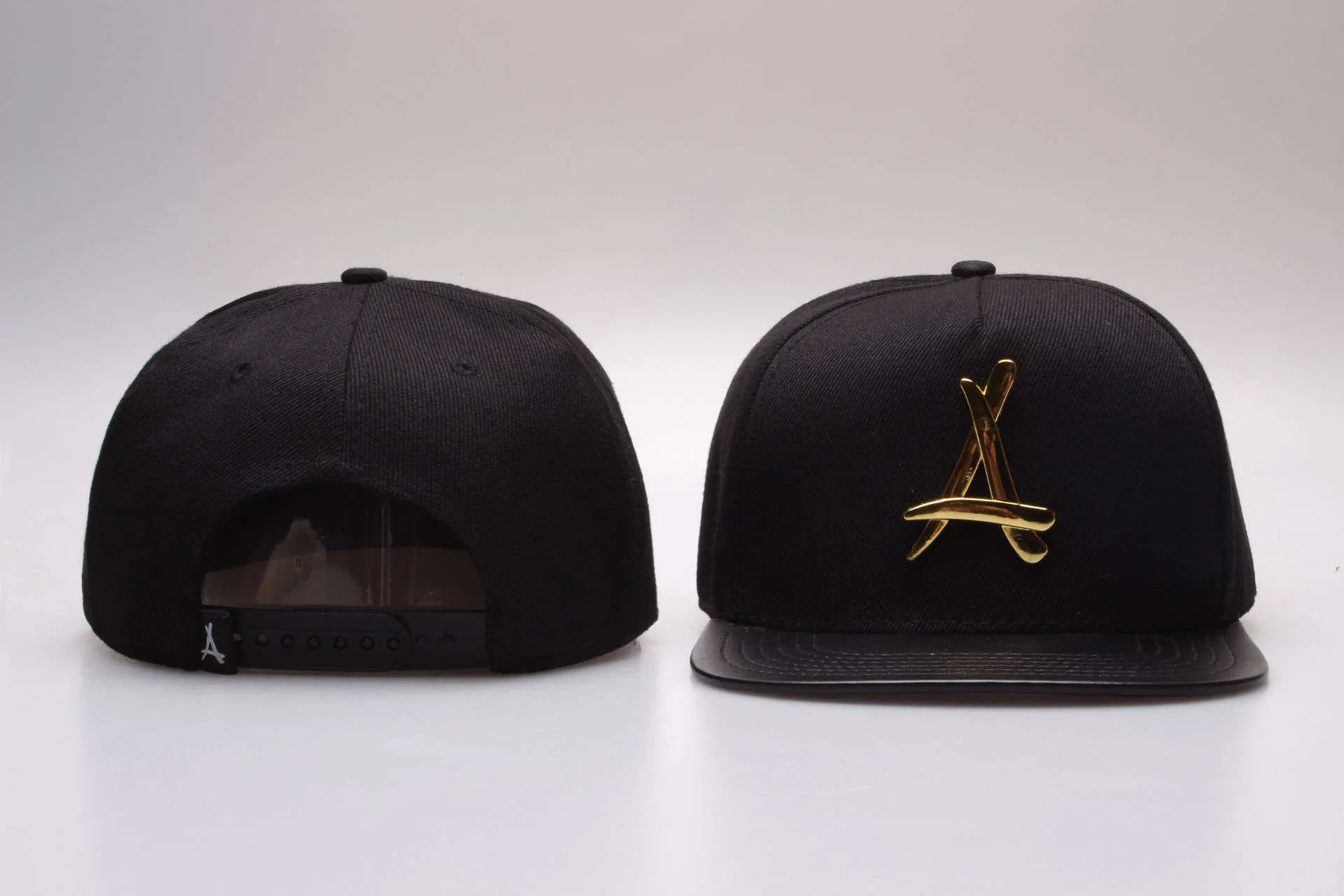 新しいTha Alumni Gold a Hats Snapbackキャップ