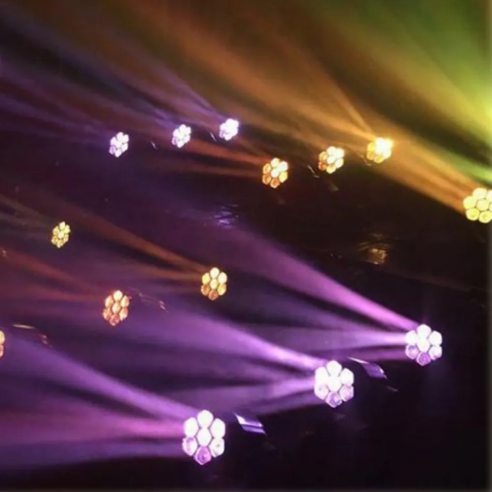 Ucuz 2xlot DJ Ekipmanları B-Eye Mini LED Hareketli Kafa Işın Farları 7x15 W Zoom RGBW 4in1 Yüksek Güç Quickshow LED Studio Sahne Yıkama Işıkları