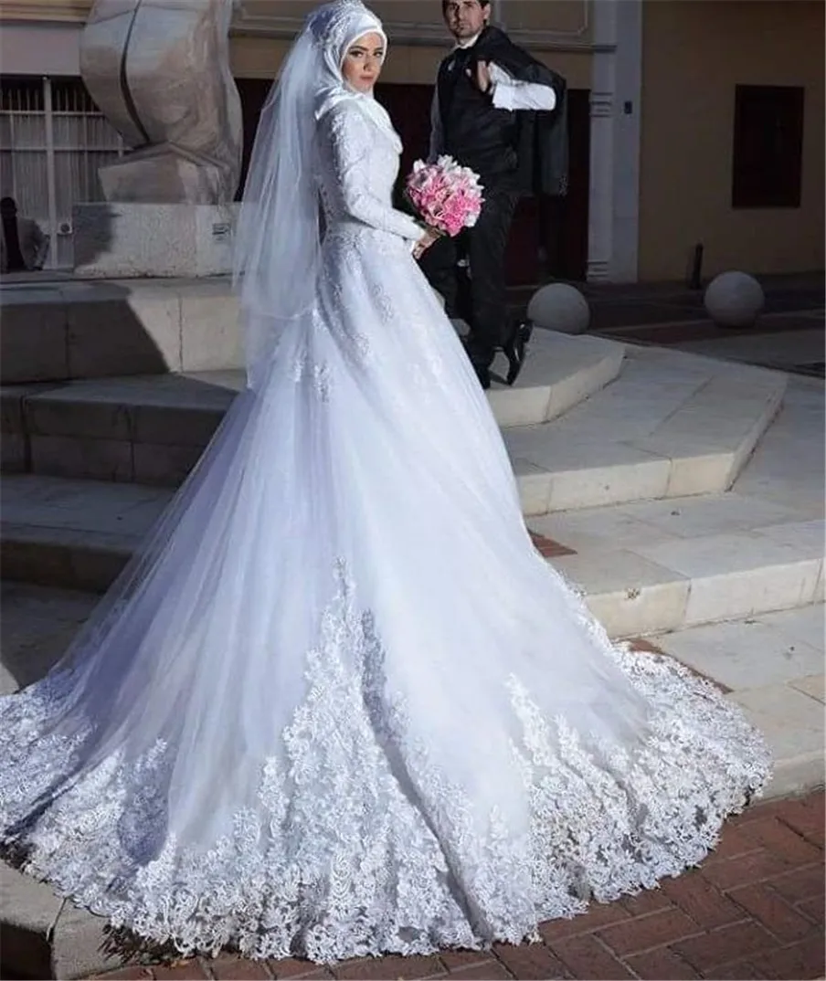 Long Sleeve Muslim White Wedding Dress with Kerchief Appliques Elegant Arabic A-line Bridal Gowns Lace Up