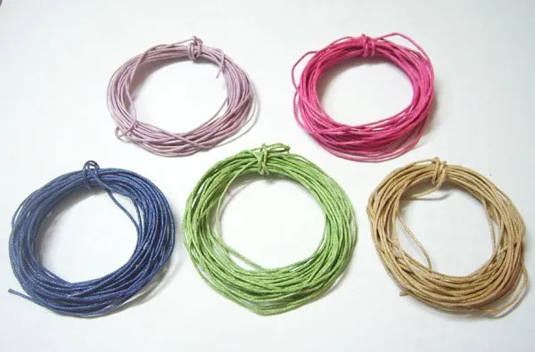 50yards / lote 1mm cores misturadas de algodão encerado do cordão de conferência Componentes para jóias de artesanato DIY WC0