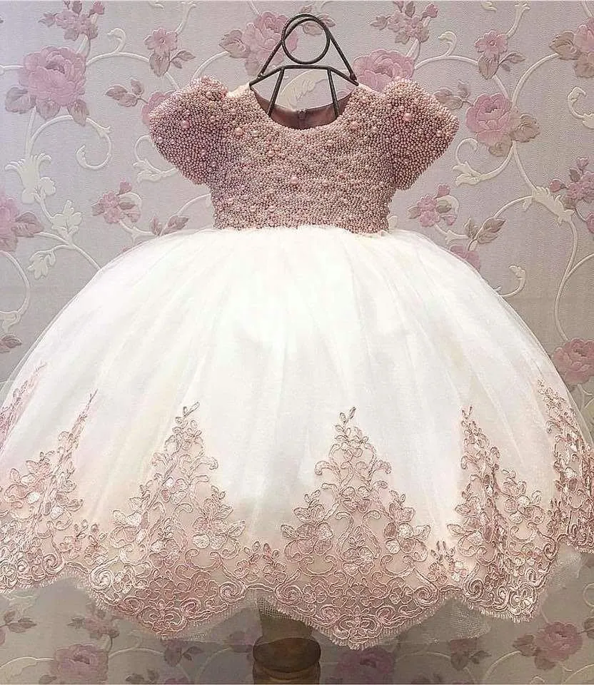 Amazing Pearls Ball Gown Flower Girls Dresses For Wedding Lace Appliques Pageant Gowns With Sleeves Floor Length Tulle First Communion Dress