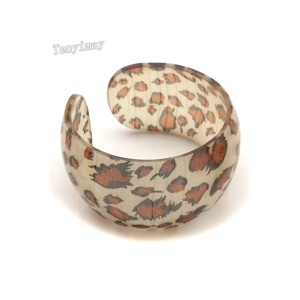 Acrylique Bracelet Mode Mixte Couleur Léopard Imprimé Ouvert Large Bracelet Pour Promotion En Gros / Livraison Gratuite