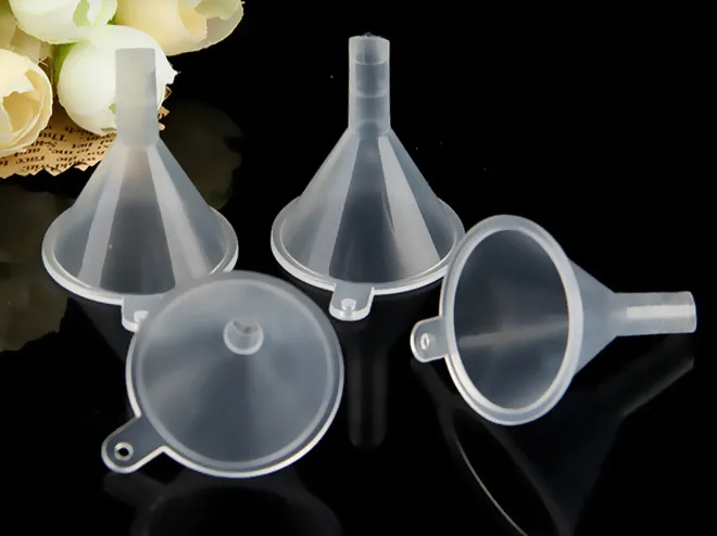 Transparente Mini Plástico Pequeno Funis Perfume Líquido Óleo Essencial Enchimento Garrafa Vazia Embalagem Cozinha Bar Jantar Ferramenta DHL Navio 270t