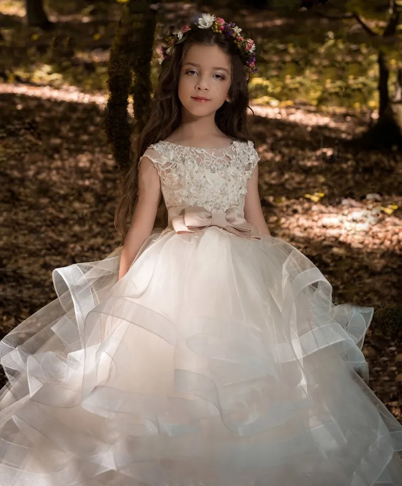Beads Tiered Skirts Flower Girls Dresses For Weddings 2018 Lace Appliqued Little Kids First Communion Dress With Bow Sash Pageant Ball Gowns