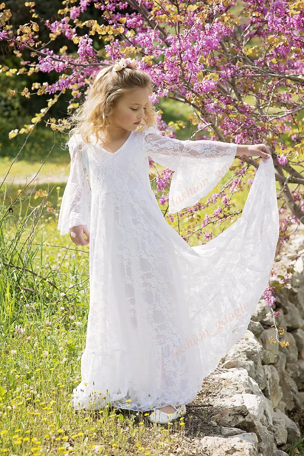 Boho Chic Flower Girl Dresses 2017 Vintage Long Sleeves Junior Bridesmaid Dress Floor Length Bohemian 1st Communion Dress for Little Girls