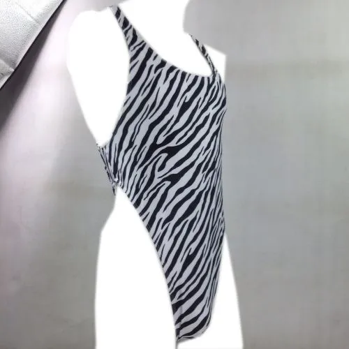 Back G7284 Onesie Zebra Black white