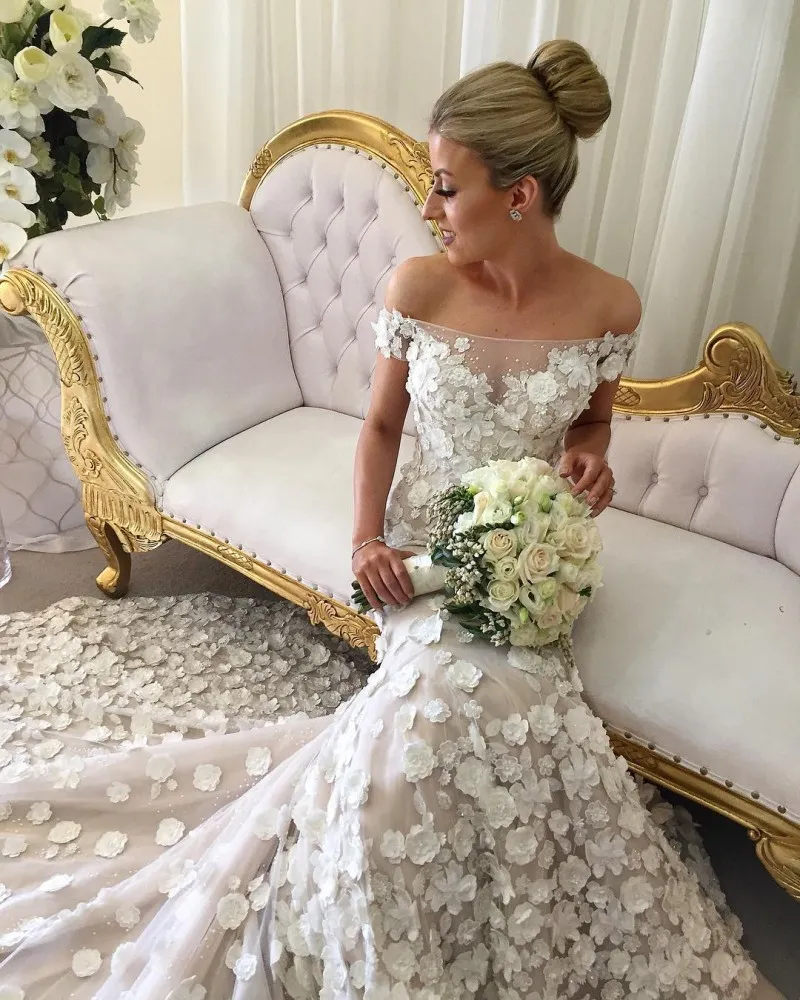 Luxury Off The Shoulder Wedding Dresses Long Train 3D Floral Appliqued Beads Mermaid Bridal Gowns Vintage Vestios De Novia Wedding Gowns