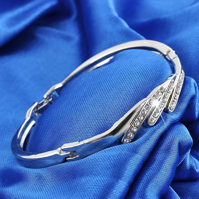 Österreichischer Kristallarmband-Armband-Mode-Korea-kreativer Schmuck-weiße Blumen-Art-Künstlicher Diamant-Schmucksache-Liebes-Herz-Armbänder für Frauen