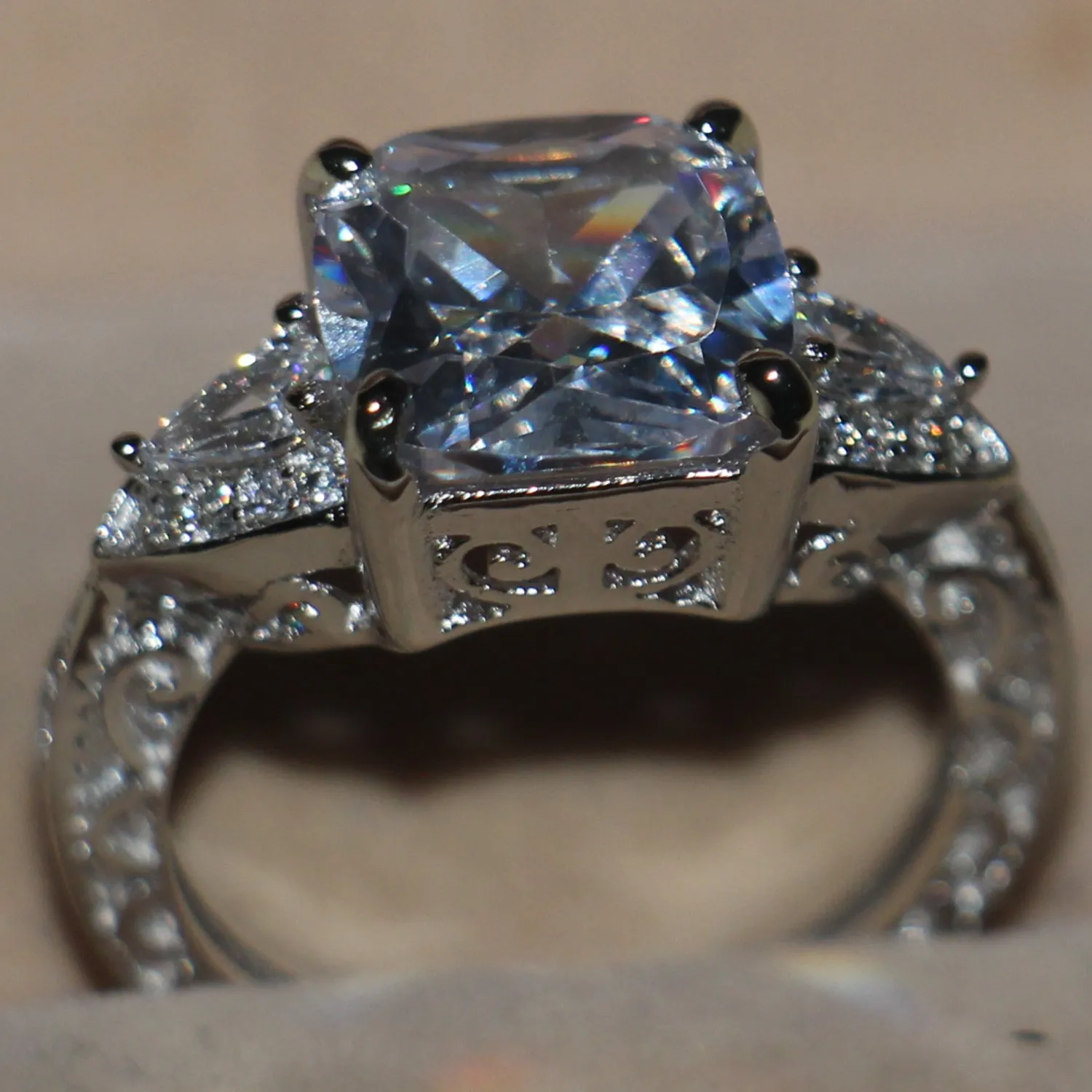 Maat 5 6 7 8 9 10 Gloednieuwe Vrouwen Mode-sieraden Hart Cut 925 Sterling Zilver Witte Saffier CZ diamant Vrouwen Wedding Band Rings3281