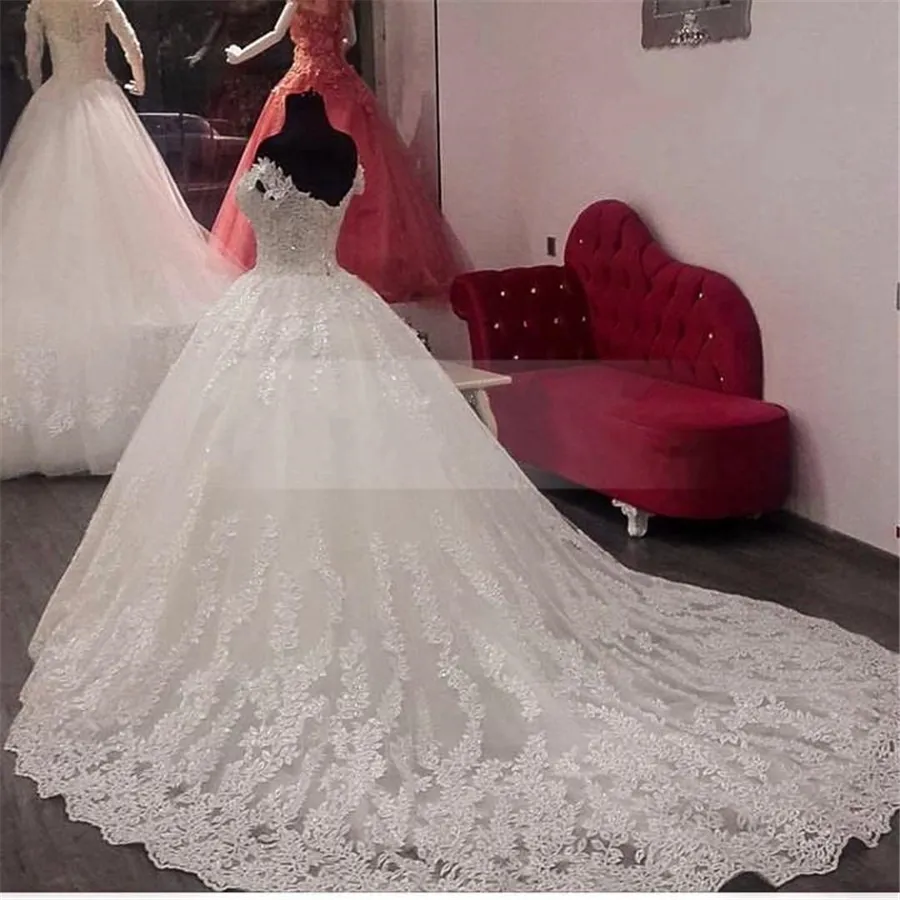 Off The Shoulder with Sleeves Wedding Ball Gown Dresses Sexy Elegant Lace Lace Applique Bridal Gowns Custom Made