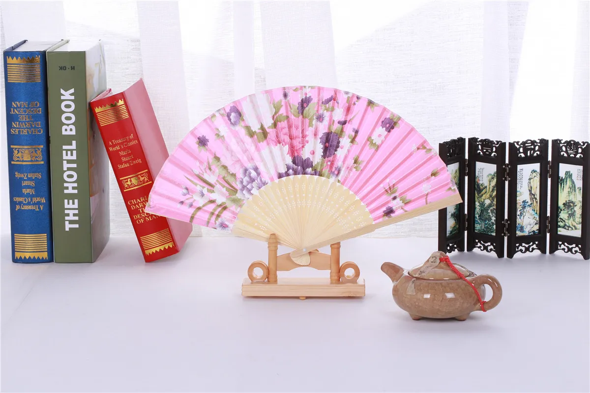 Fan in tessuto in stile cinese classico Silk pieghevole Piega di bambù Hand Hand Hand Wedding Birthday Party Gifts2271