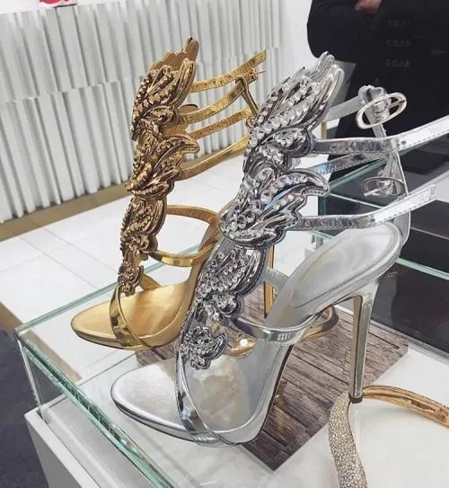 2017 estate nuovi sandali in metallo specchio pelle oro sexy alato con diamante tacchi alti scarpe moda donna femmine vestito scarpe 35-42 euro