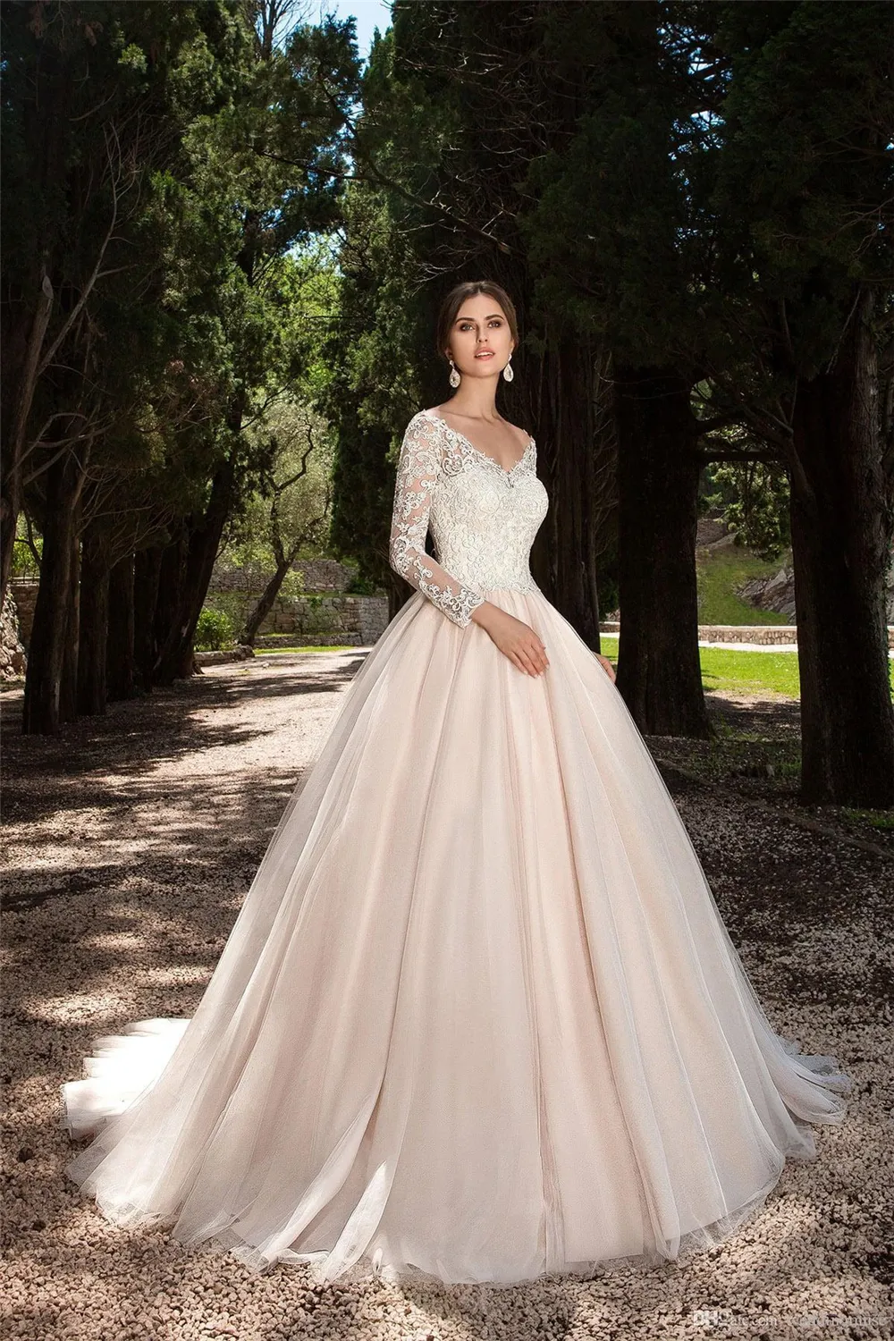 A-line V-neck Lace Appliques Long Sleeves Garden Elegant Button Bridal Gowns with See Through Back New Wedding Dresses Vestios De Novia