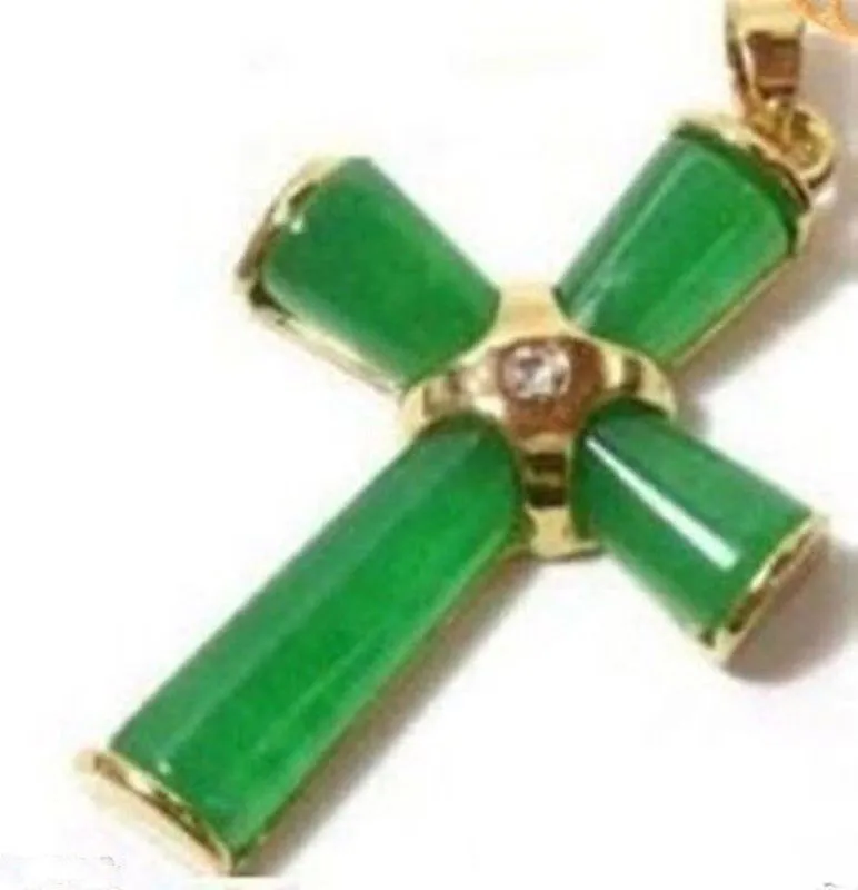Hermoso colgante de cruz de jade verde y collar Chain285T