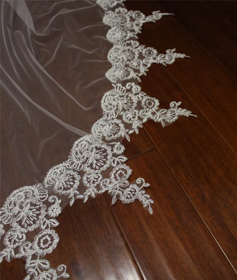 2.5 Meters Long Vintage Style Bridal Veil Long Lace Appliques Two Layers with Comb Wedding Veil Bridal Accessories