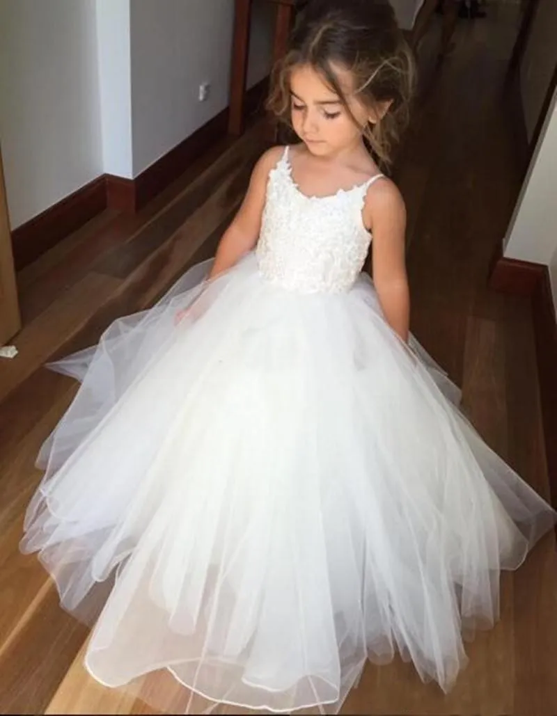 2017 New Flower Girls Dresses For Weddings V Neck White Lace Appliques Floor Length Party Birthday Children Communion Girl Pageant Gowns