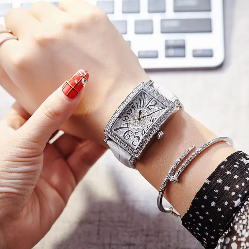 Diamant de luxe dames montre Fashopn femmes montres moderne strass rectangle cadran bracelet en cuir montre-bracelet à quartz pour les filles dame 240c