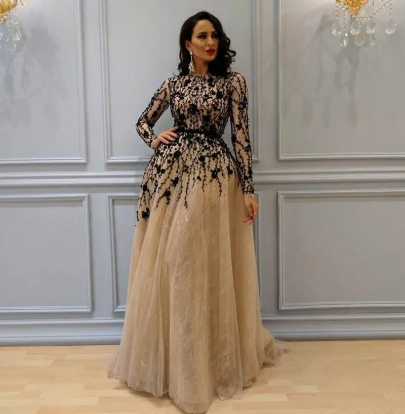 Long Sleeve Black Appliqued Dresses Evening Wear 2018 New Lace Beaded Prom Gowns Puffy Skirts Vintage Formal Party Dress
