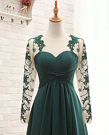 Szmaragdowe zielone sukienki na bal mat