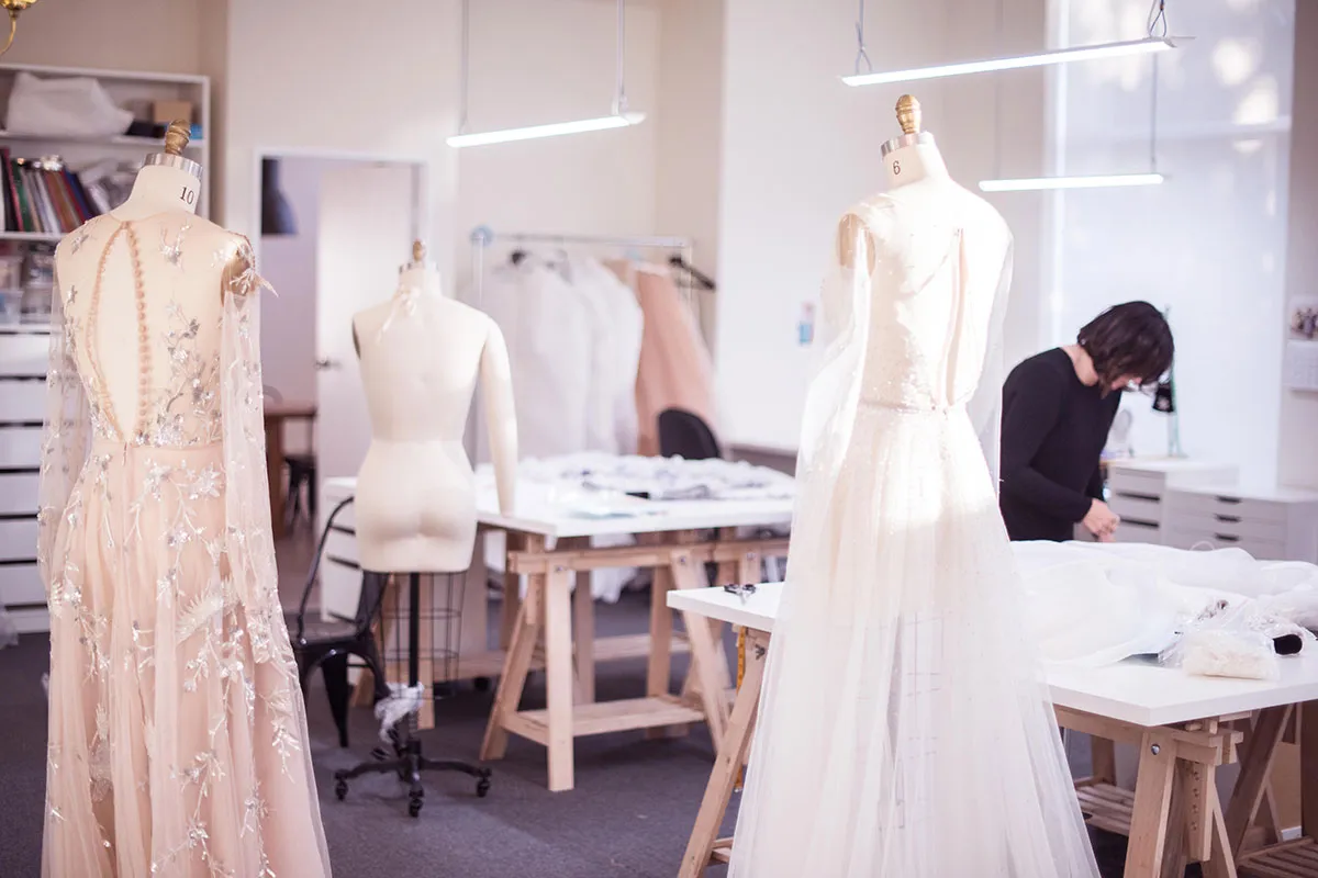 2018 magnifiques robes de soirée dégradées élégantes épaules dénudées sans manches corsage à lacets robe de bal incroyable moelleux tulle rouge Ca271u