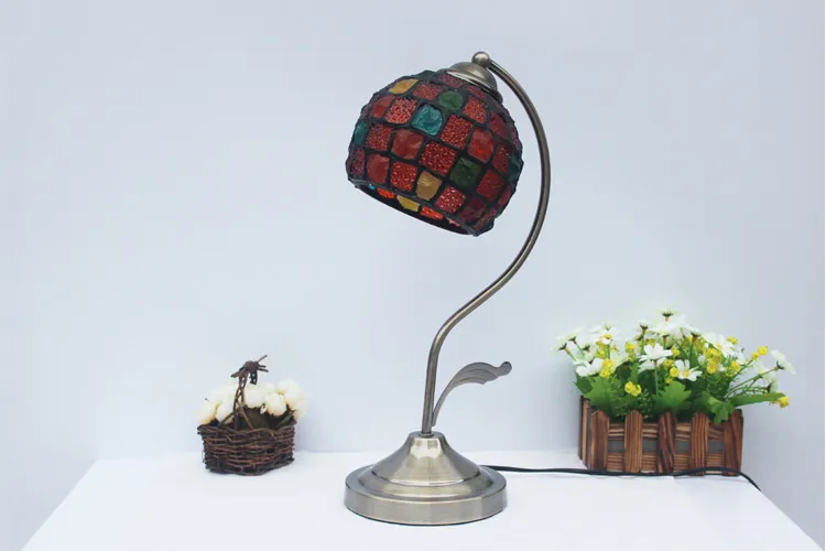 Средиземноморье Macek Tiffany Retro Lamp Bar Cafe KTV Декоративный настольный лампа при постельном лампе2076