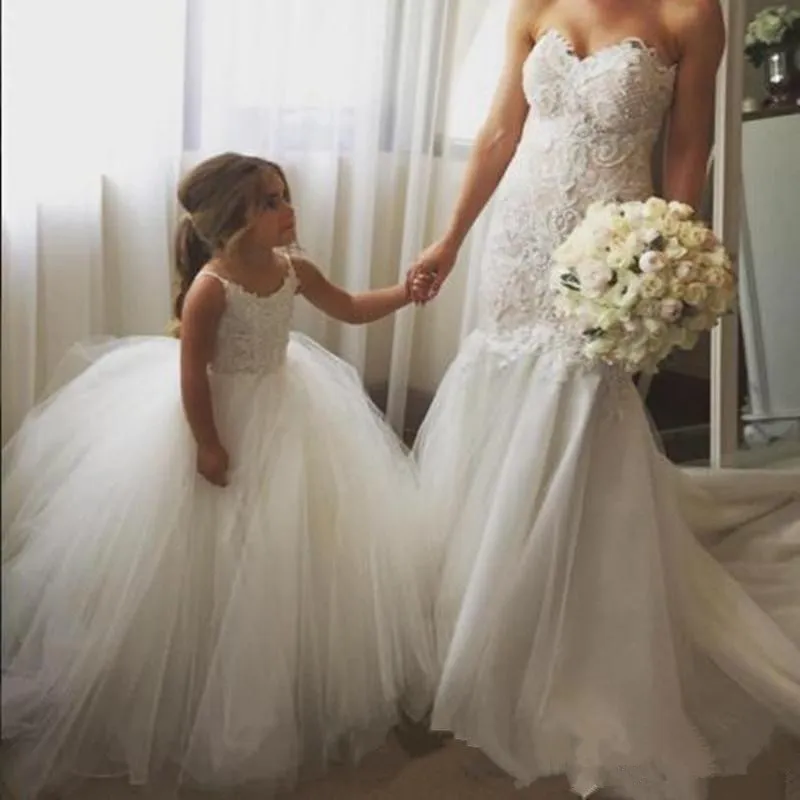 Cheap Flower Girls Dresses Tulle Lace Top Spaghetti Formal Kids Wear For Party 2019 Toddler infant girsl wedding party Gowns