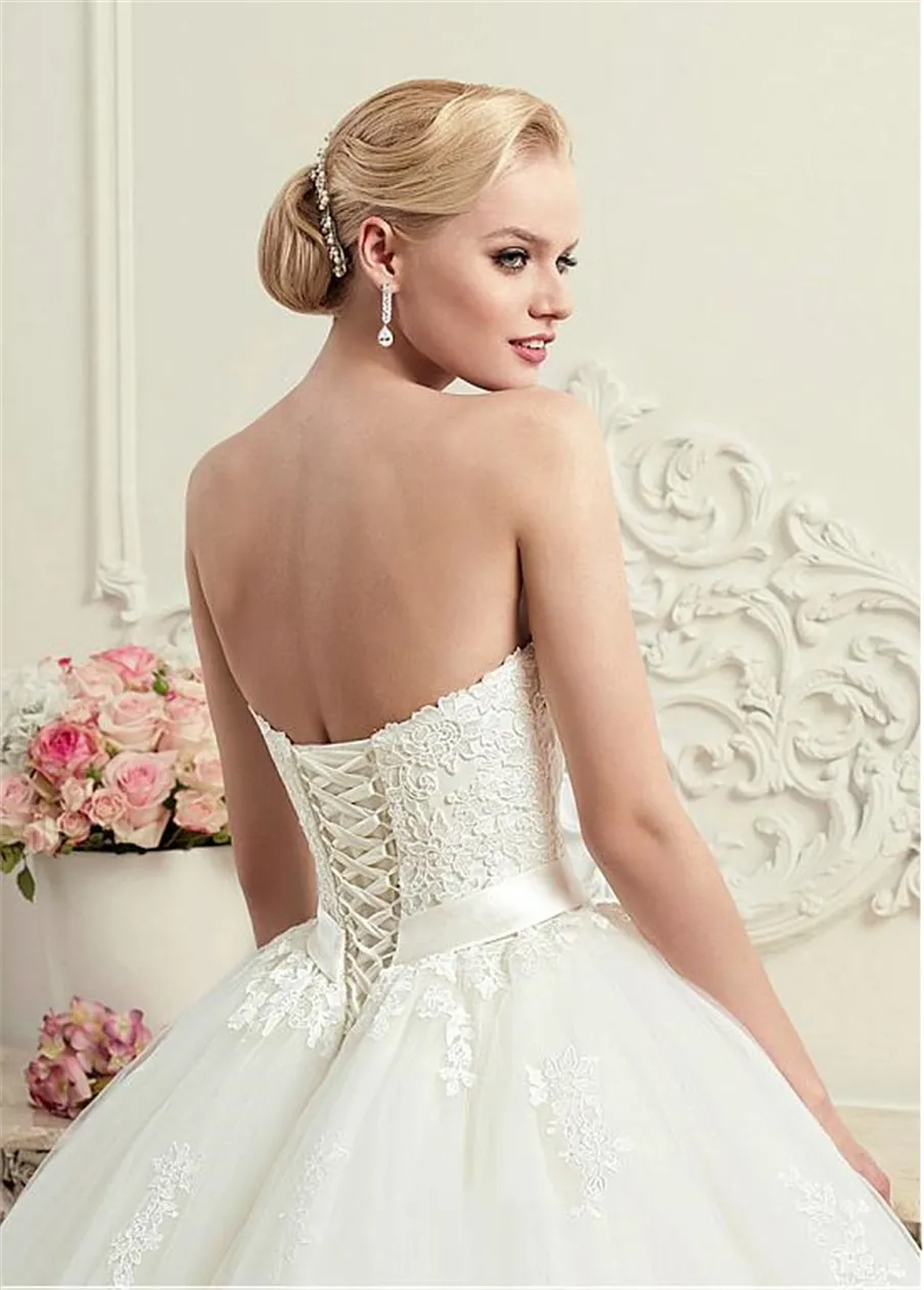 Elegant Tulle Strapless Neckline Ball Gown Wedding Dresses With Lace Appliques Beading Sash Long Bridal Gowns vestido longo de festa