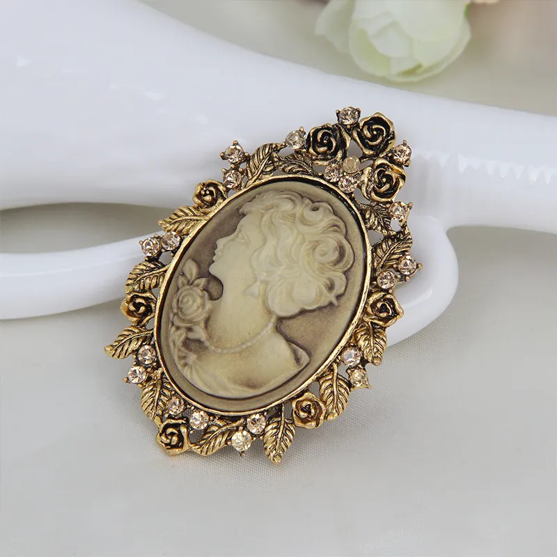 Pins Brooches Whole- Vintage Wedding Accessories Joyeria Cameo Beauty Queen For Women Crystal Rhinestone Gold Silver Antique 244W