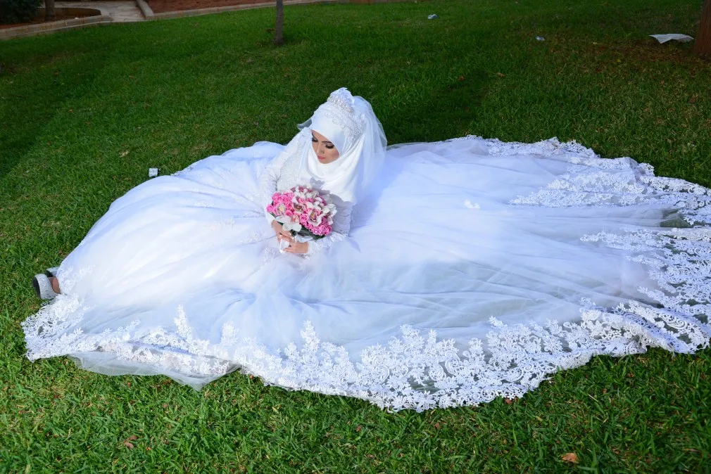 New Elegant Muslim Lace A Line Wedding Dresses High Neck Applique Long Sleeves Floor Length Bridal Gowns Wedding Dress Custom Made