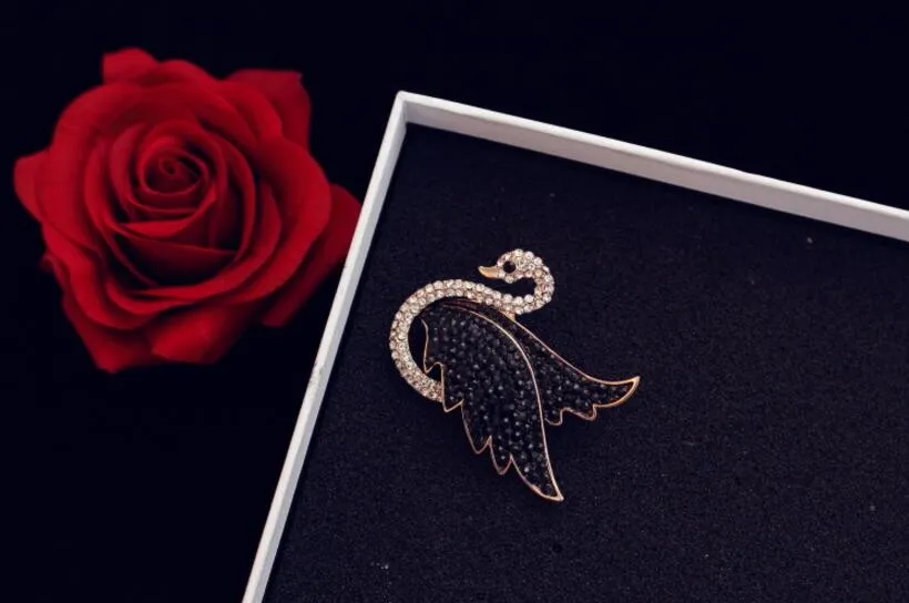 Nuova moda creativa da donna cigno spilla in zircone personalità da donna spilla con diamanti di alta qualità gioielli di lusso181T