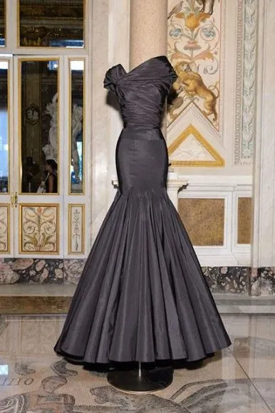 Sexig höghals billiga klänningar sjöjungfru svart mössa ärmar plus storlek golvlängd lång formell promenad aftonklänningar