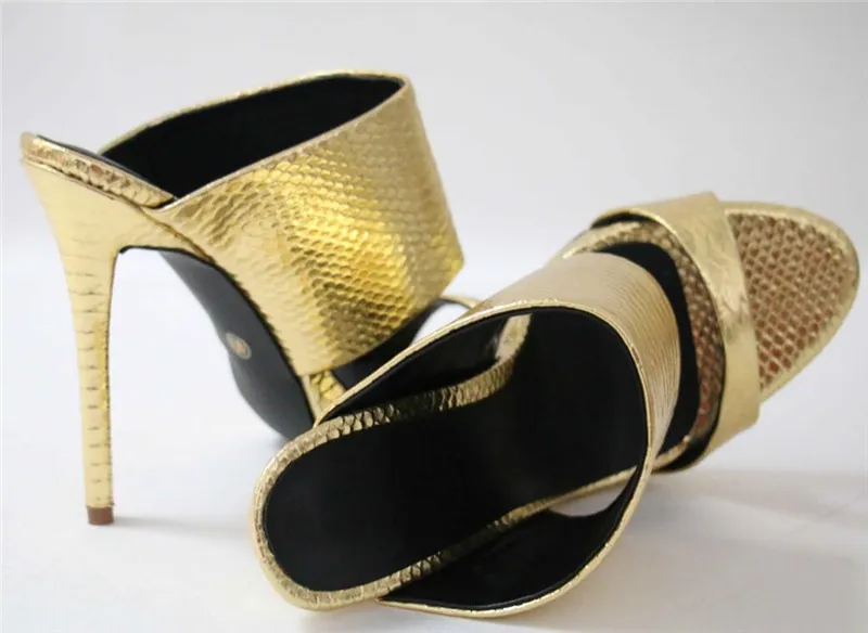 Moda feminina de qualidade Aberto do dedo do pé dourado chinelo de couro STILETTO Black Sier Sandals High Sandals Street Sapatos